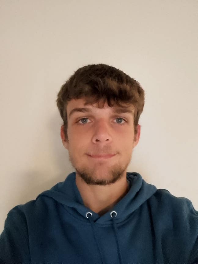Professional Male Aged 28 Looking for quiet Home. Main Photo
