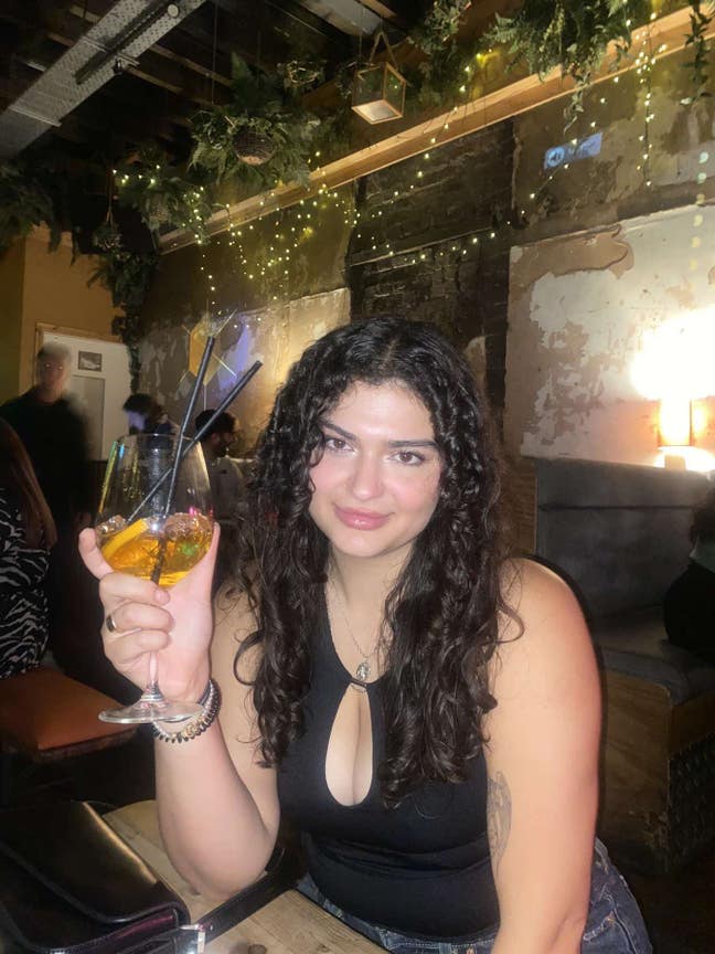 Young female professional- looking for a room! Main Photo