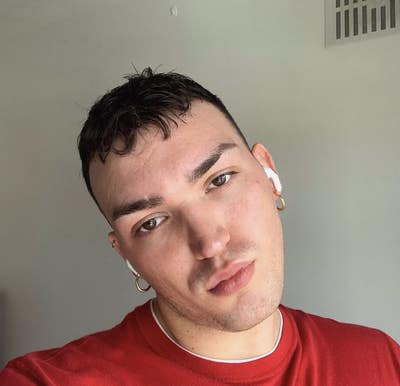 28 professional looking to move mid of April Main Photo