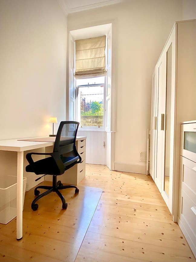Double room in central Edinburgh  Main Photo