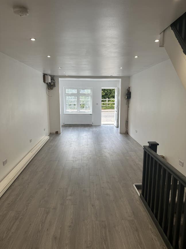 Newly Refurbished 2/3 Bedroom House  Main Photo