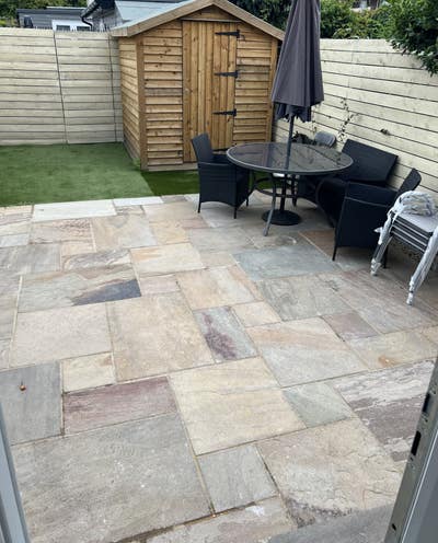 1 bedroom en suite ( all bills included)  Main Photo