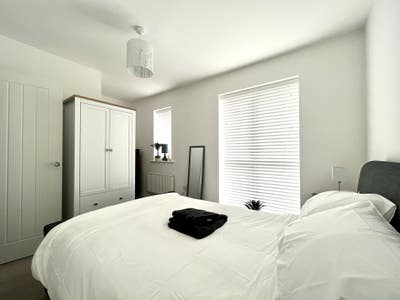 Double Bedroom with Private Bathroom  Main Photo