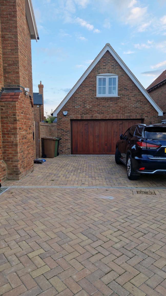 Studio on the garage Main Photo