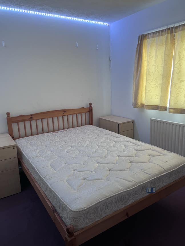 Double Furnished Room Main Photo