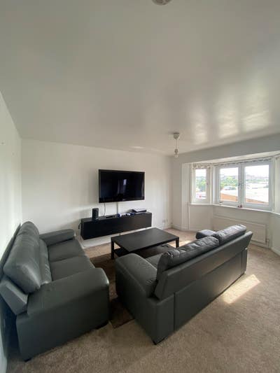 Double Room at West End North Available for Rent Main Photo