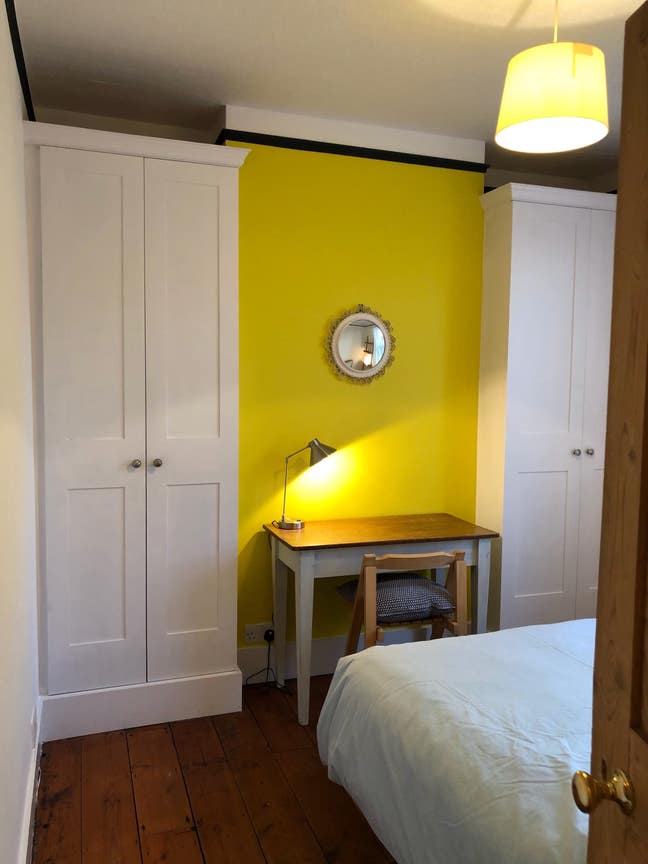 Lovely double room. Cosy, peaceful, house.  Main Photo