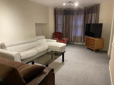 Large 1 Bed flat in Earls Court Main Photo
