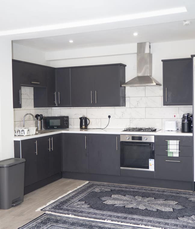 Female-Friendly Space with Remote Landlord HMO Main Photo