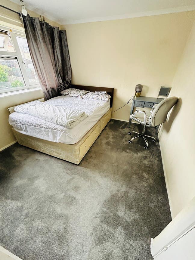 Double room available in Luton Main Photo