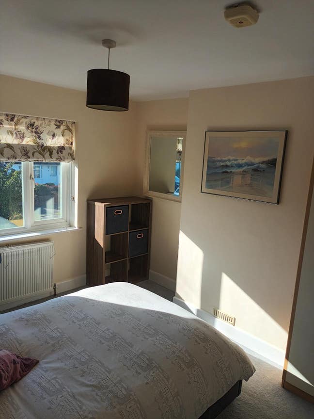 Good size furnished double room Main Photo