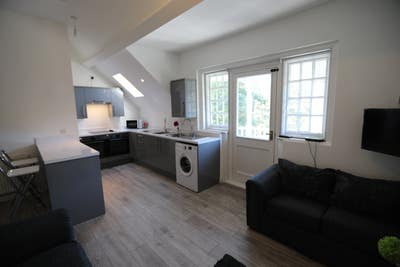 Modern En-Suite Rooms All Bills Included LE2  Main Photo