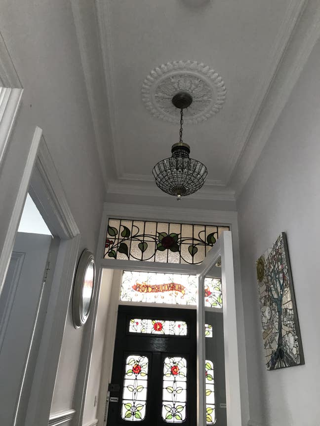 Top floor of house with sea views  Main Photo