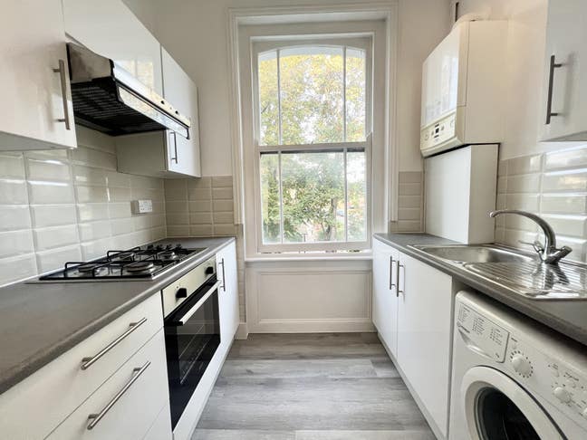 Large 2 Double Bedroom Split Level Flat in SE13 Main Photo