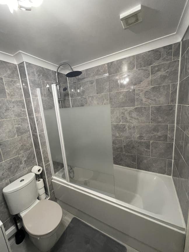 A double bedroom share House. Main Photo