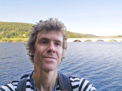 Outdoorsy working professional seeks room  Main Photo