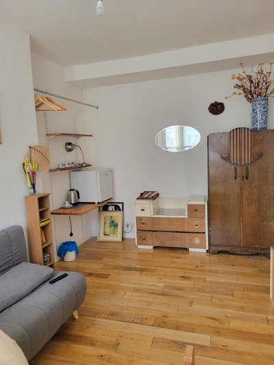 Lovely large bright double room. Main Photo