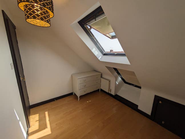 Double room to rent with single bed  Main Photo