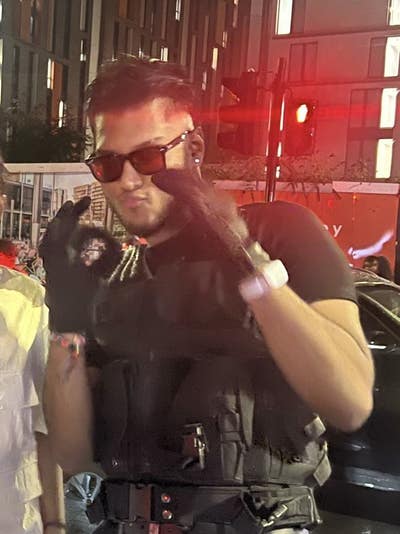 I am law student aged 22. I am looking for a ... Main Photo