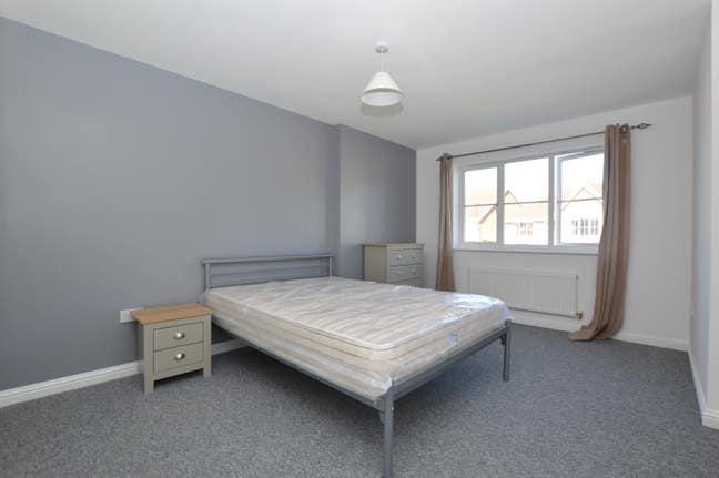 Double room to rent located in Threescore. Main Photo