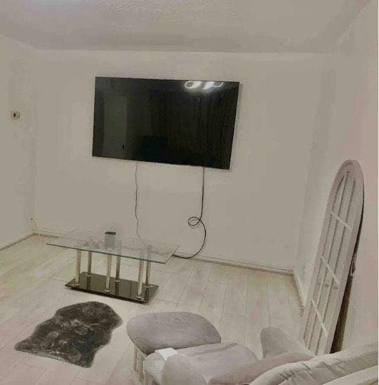 Large room Main Photo