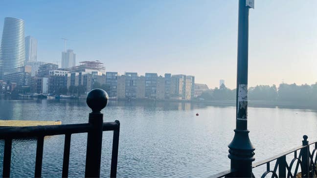 Box room available in Mudchute Main Photo