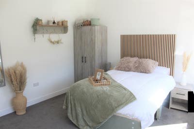 Luxury Shared House for Professionals Main Photo