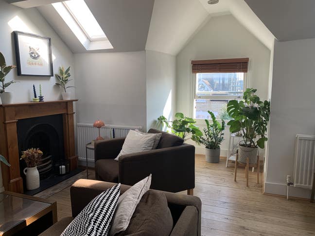 Bright Double room in 2 bedroom flat. Wandsworth T Main Photo