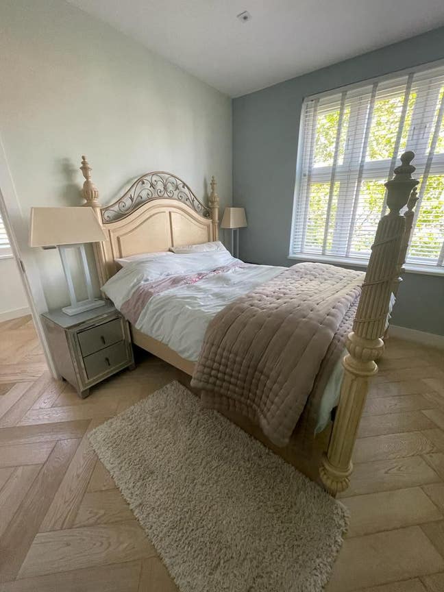 Beautiful room in a luxurious house in Highgate Main Photo