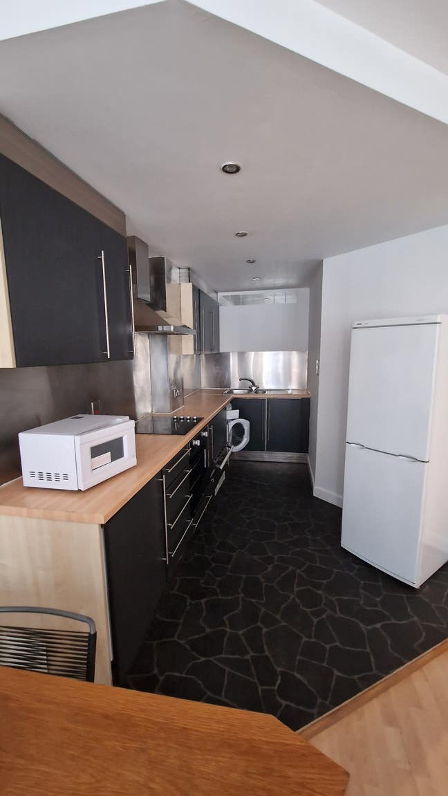 One double bedroom in a 2 bedroom flat in city cen Main Photo