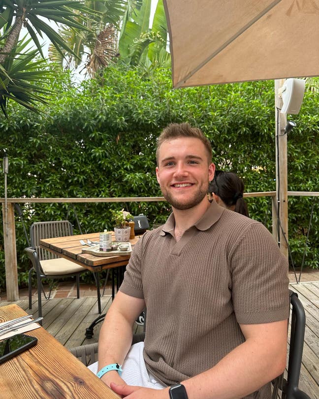 Young Professional Seeking Room to Rent Main Photo