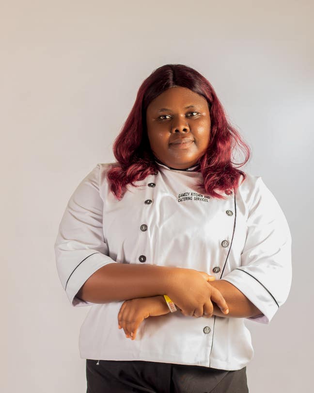 I am a professional female aged 35. I am look... Main Photo