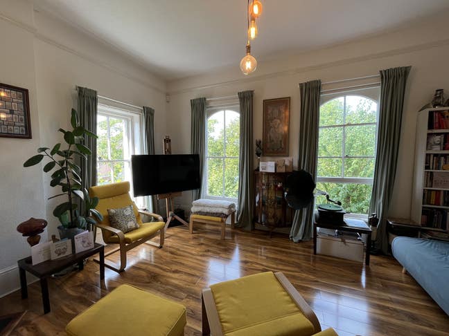 Entire flat short-term let: bright, quiet, central Main Photo