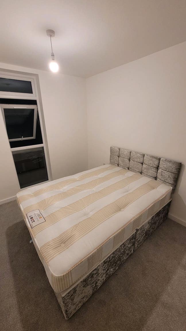 Double Room and separate Bathroom Near PAH Main Photo