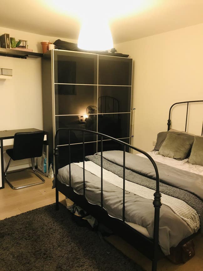 Double bedroom with stunning views Main Photo