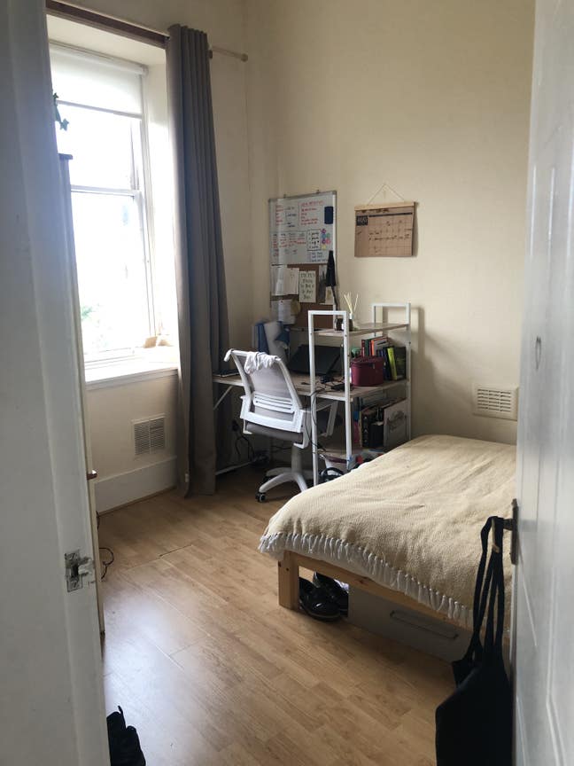 Cosy Double Room, furnished. Main Photo