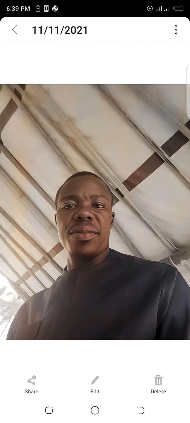 Working professional in Alton Main Photo