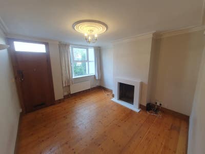Prime location! Cozy Ground Floor Room in NR1 Main Photo