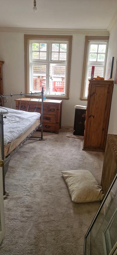 Double room in converted flat Main Photo