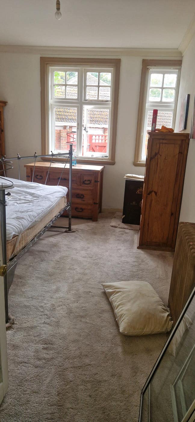 Double room in converted flat Main Photo