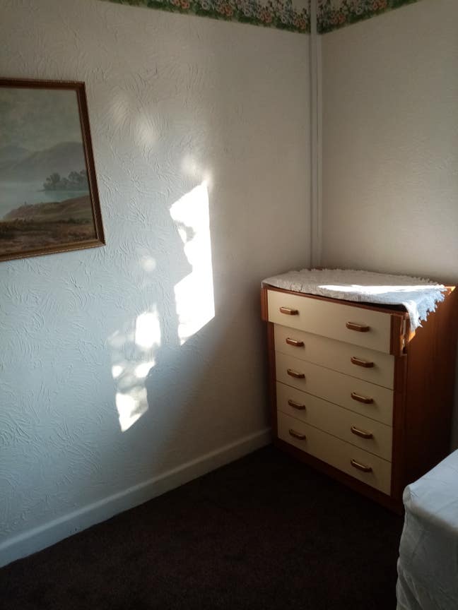 Single furnished room available.  Main Photo