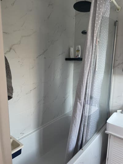 A beautiful en-suite room near watford junction Main Photo