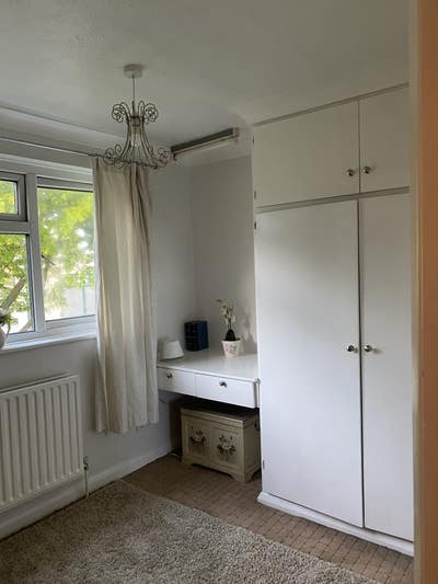 Box single room to let Main Photo