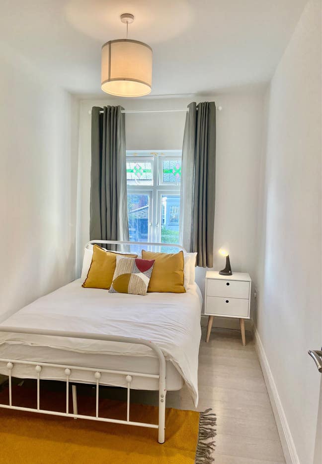 Beautiful Room in Spacious House 🏡🌺 Main Photo