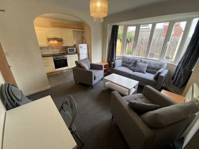 House share close to QMC and UoN - Charles Avenue Main Photo