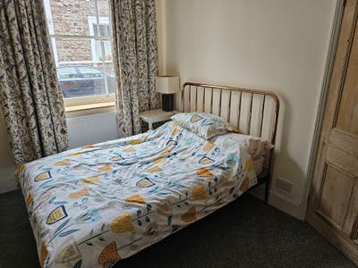 Room in Family Home in beautiful Clifton Wood Main Photo
