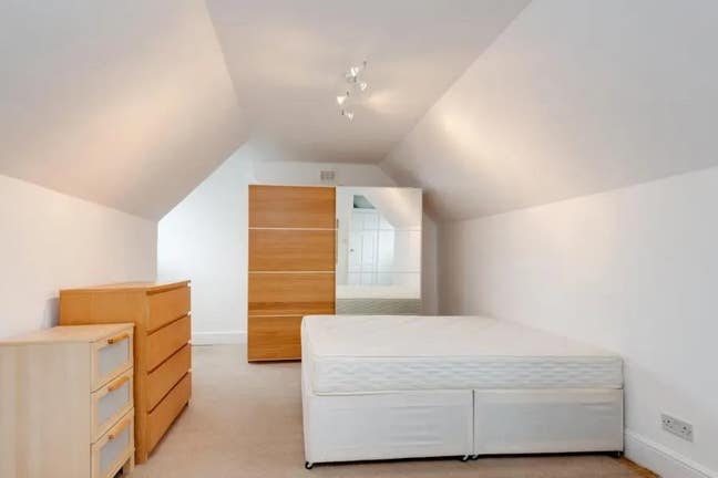 Modern Spacious 2 Bed / 2 Bath amazing flat NW11 Main Photo