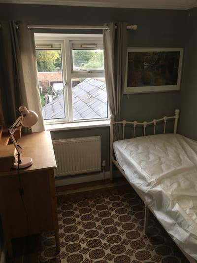 Single room in Town Main Photo