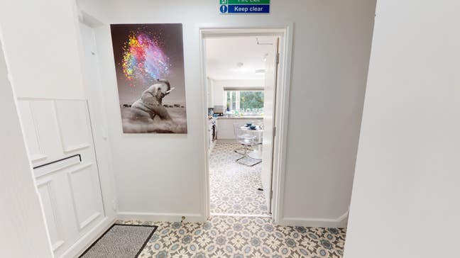 Last Ensuite -Modern Luxury Living Main Photo
