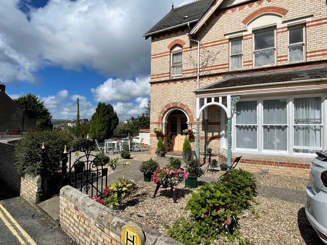 Double Room in Gorgeous Victorian Property Main Photo